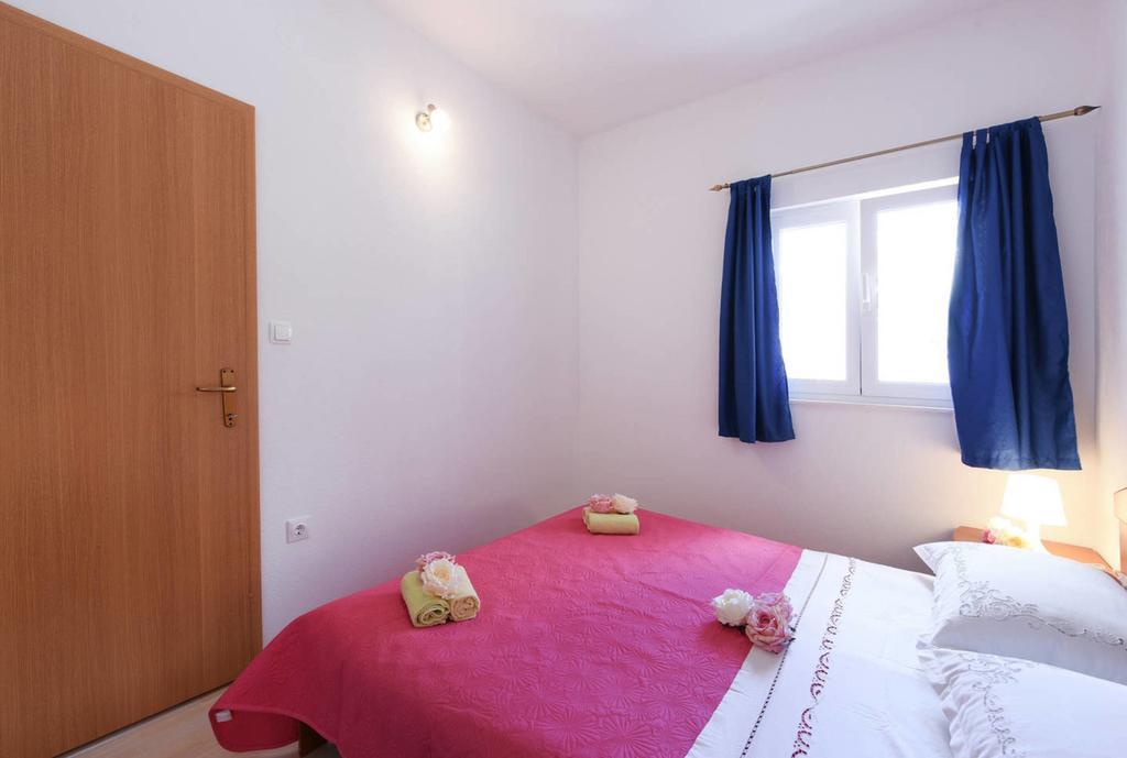 Apartments Sea Star Ivana Marina Exterior photo